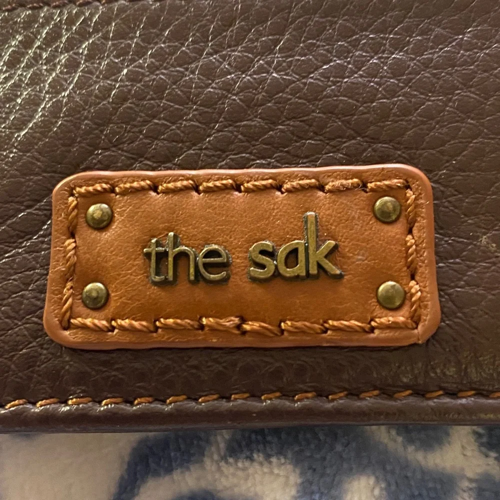 The sak • key chain wallet